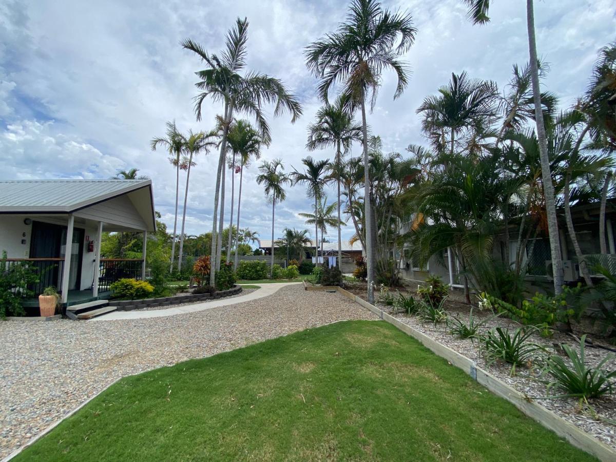 Palm View Holiday Apartments Bowen Bagian luar foto