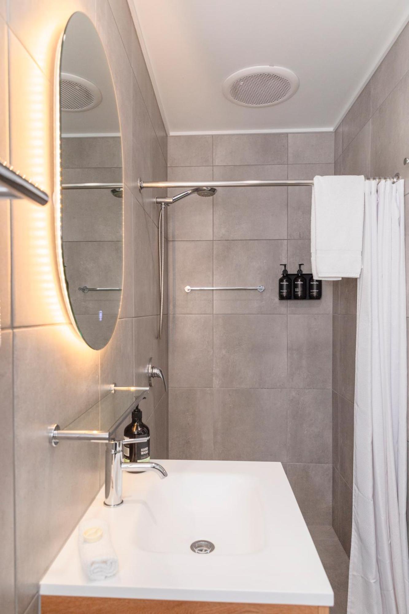 Palm View Holiday Apartments Bowen Bagian luar foto