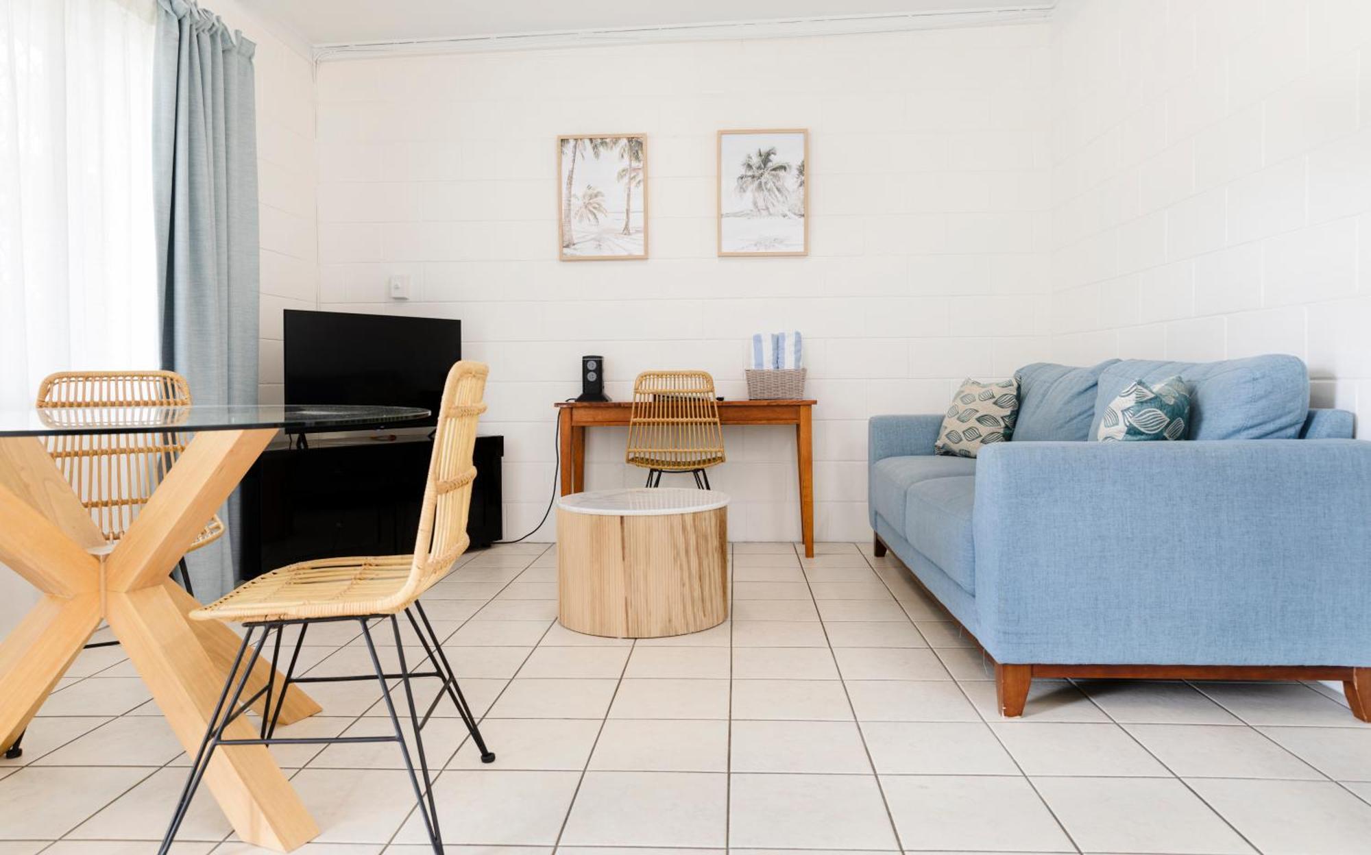 Palm View Holiday Apartments Bowen Bagian luar foto