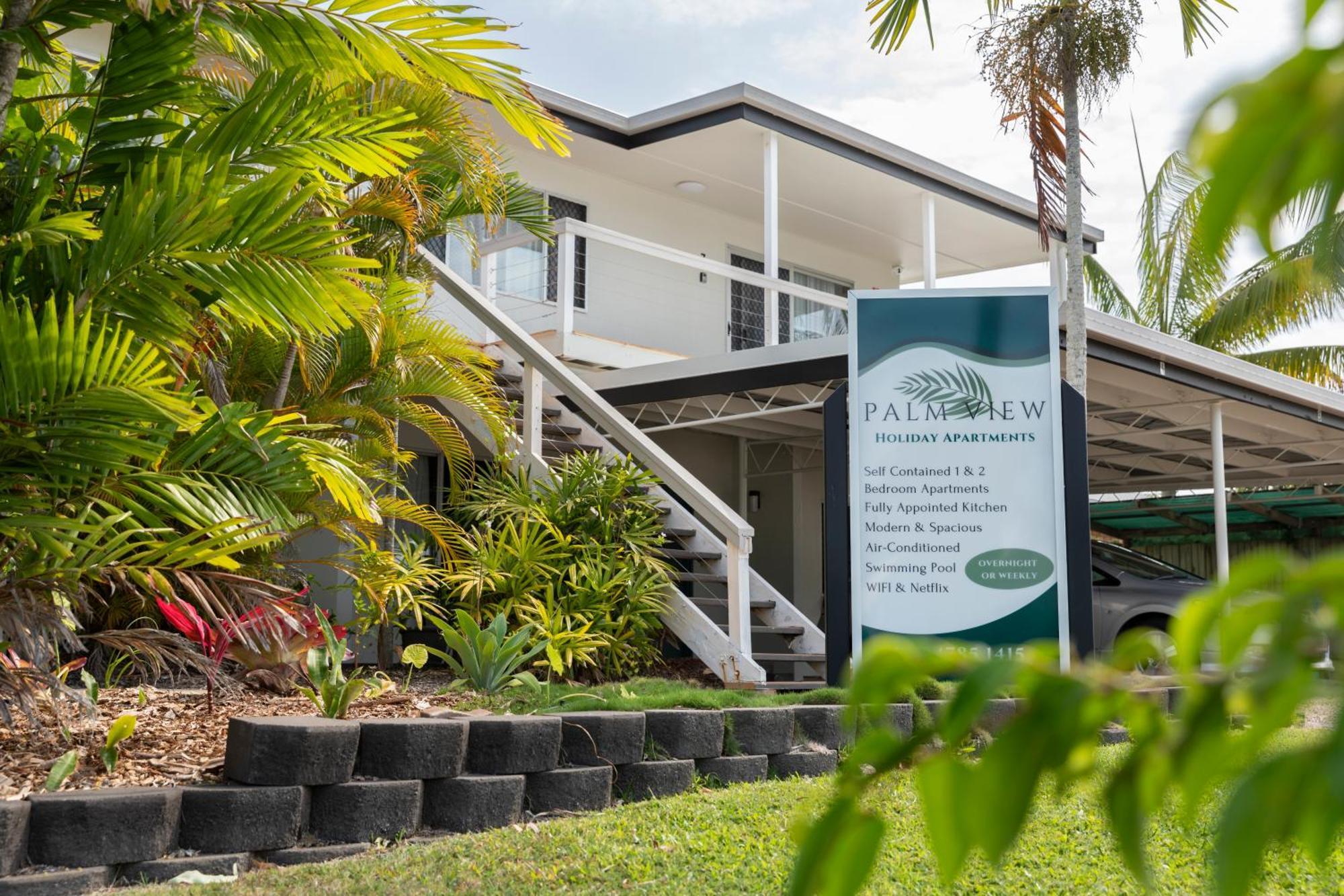Palm View Holiday Apartments Bowen Bagian luar foto