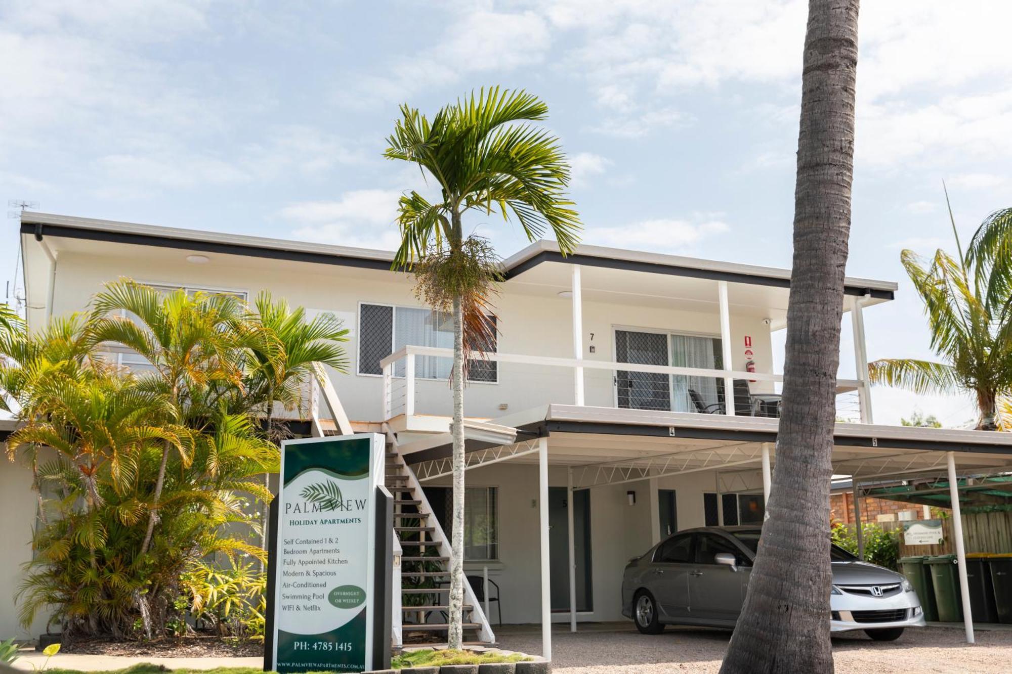 Palm View Holiday Apartments Bowen Bagian luar foto