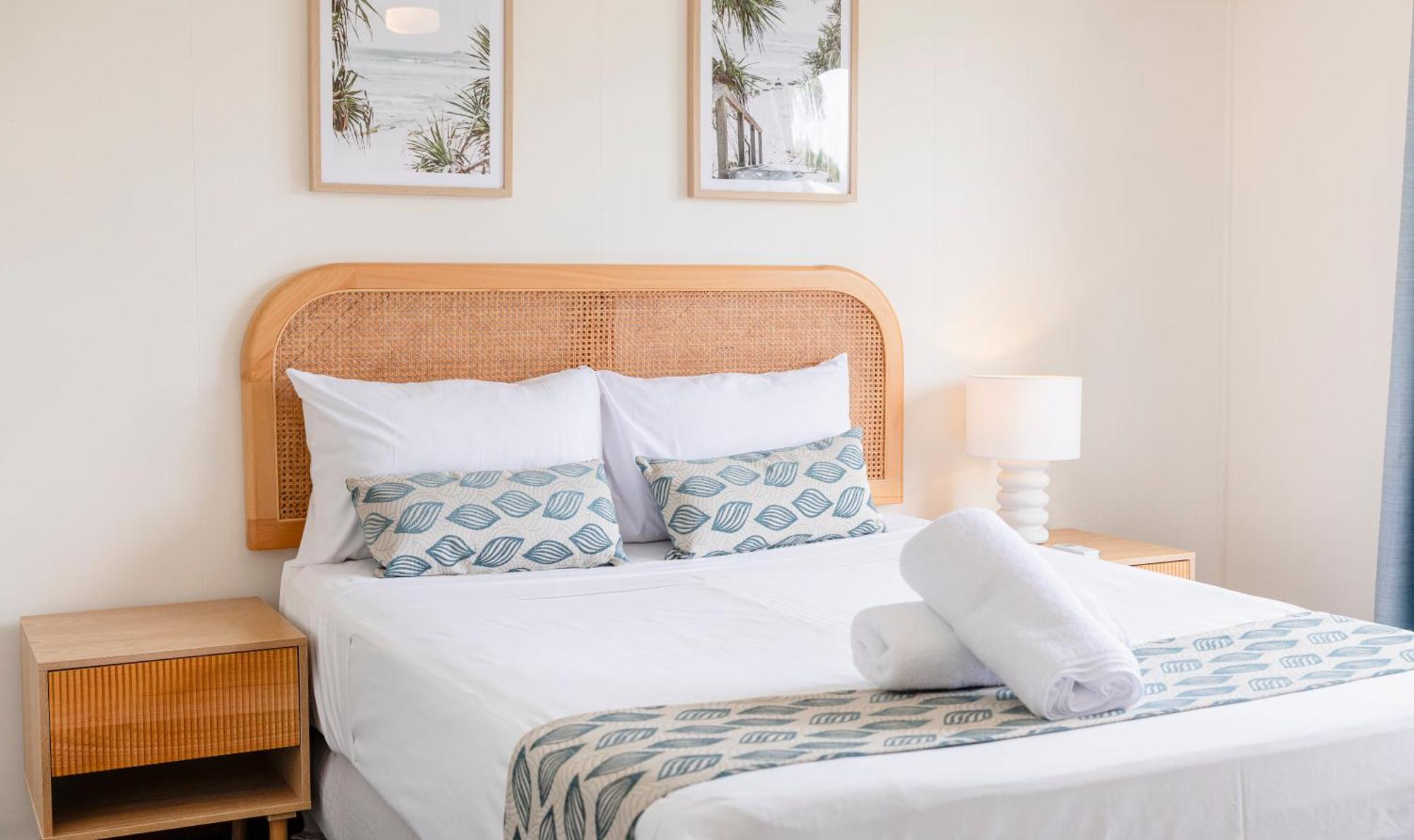 Palm View Holiday Apartments Bowen Bagian luar foto